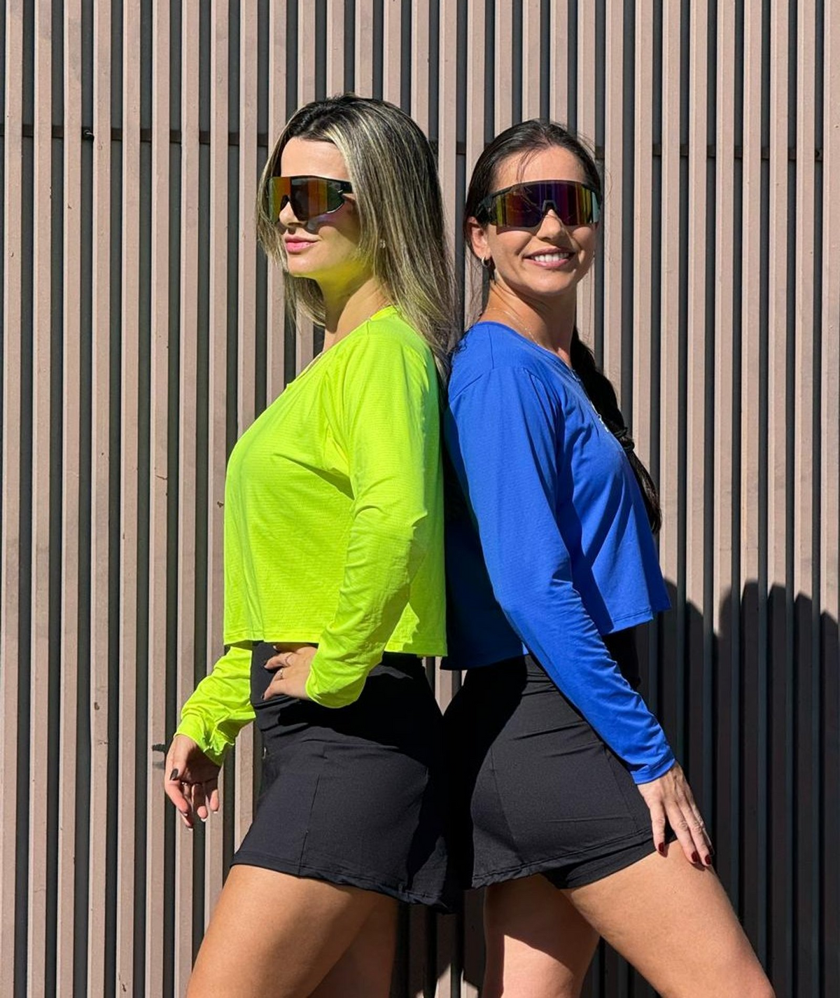 Blusa Manga Longa Cropped Alongada Azul Royal